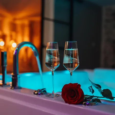 Romantique - Balneo & Sauna - *